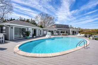 5 S Pond Rd in East Hampton, NY - Building Photo - Building Photo