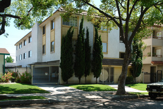 614 W California Ave in Glendale, CA - Building Photo - Building Photo