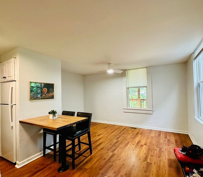 982 Hatch St, Unit #2