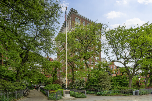 2 Montague Ter in Brooklyn, NY - Foto de edificio - Building Photo