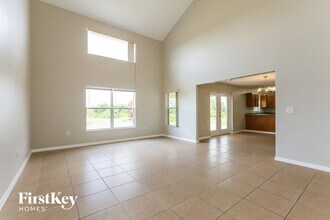 618 Chavers St E in Lehigh Acres, FL - Building Photo - Building Photo
