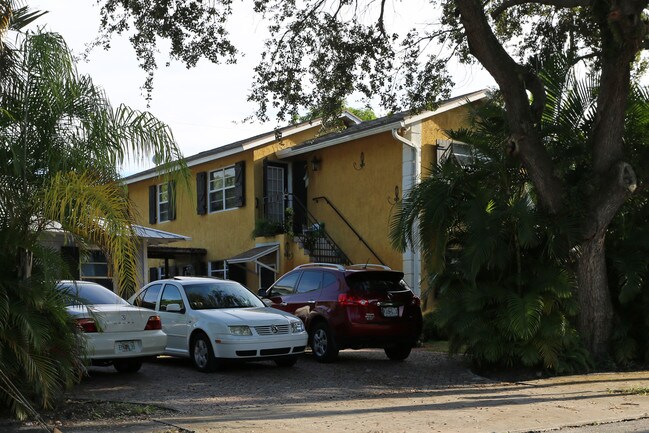 765 Newark St in West Palm Beach, FL - Building Photo - Building Photo