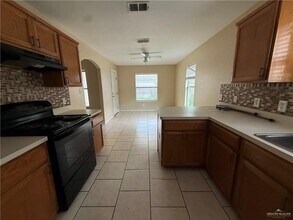 5 Swallow Ave in McAllen, TX - Building Photo - Building Photo