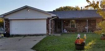 803 10th St in Princeton, TX - Building Photo