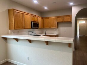 9753 Cervelli Way in Elk Grove, CA - Building Photo - Building Photo