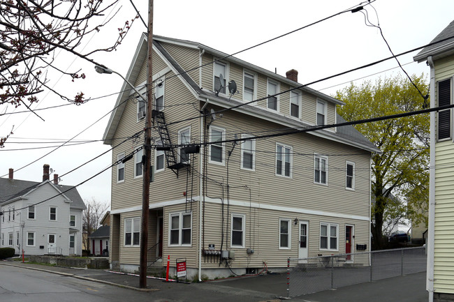 95-99 Titus St in Cumberland, RI - Building Photo - Building Photo