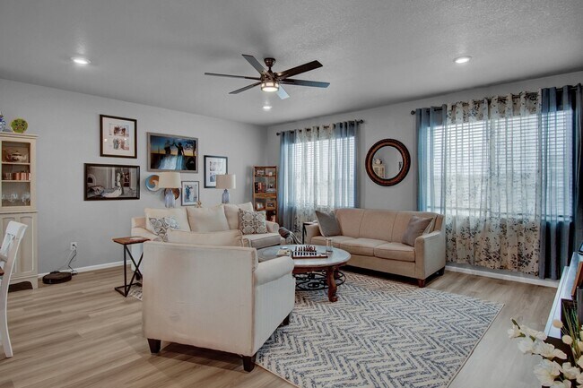 12121 W 57th Dr in Arvada, CO - Building Photo - Building Photo