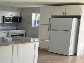 4281 NE 13th Ave in Pompano Beach, FL - Building Photo - Building Photo