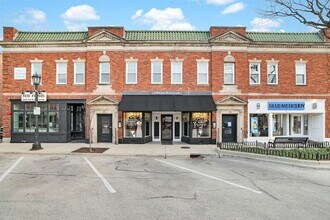 19 E 1st St in Hinsdale, IL - Building Photo - Building Photo