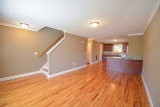 339 Meadowside Rd in Milford, CT - Building Photo - Building Photo