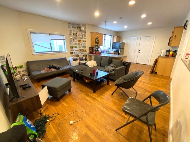 72 Ashford St, Unit 2