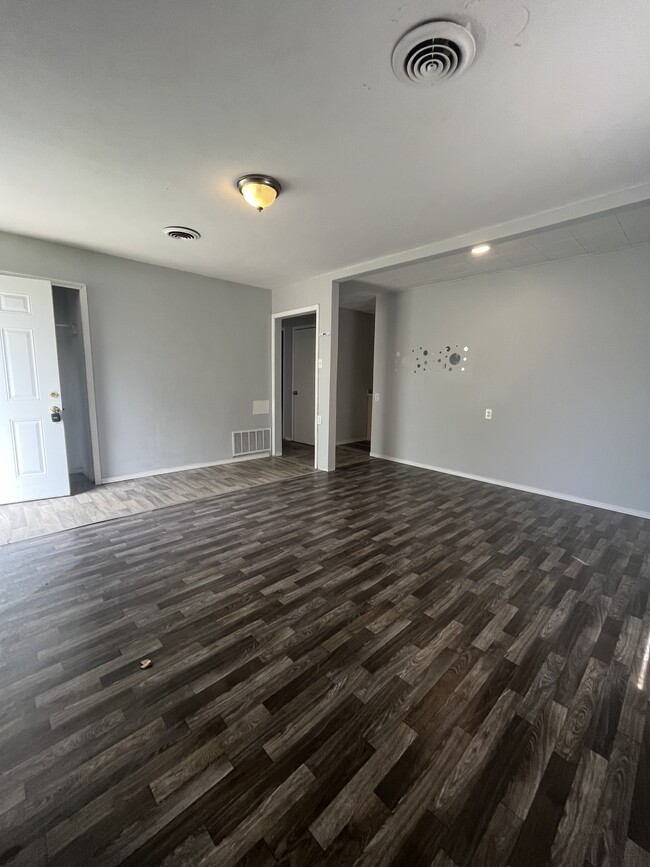 34 Louise Ln in Sauget, IL - Building Photo - Building Photo