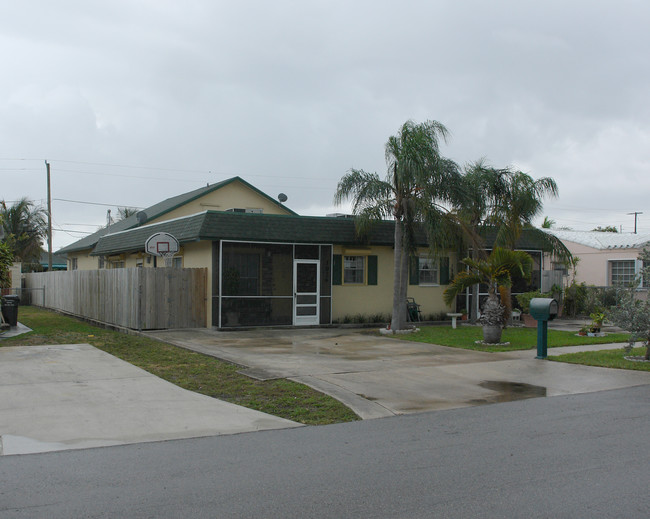 1924-1926 Roosevelt St in Hollywood, FL - Building Photo - Building Photo