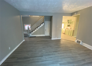 5844 South St in Lincoln, NE - Foto de edificio - Building Photo