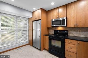 5155 King Charles Way in Bethesda, MD - Building Photo - Building Photo