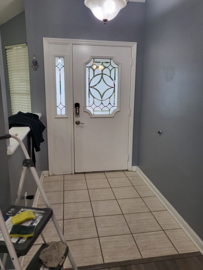 2219 Groveland Dr in Lutz, FL - Foto de edificio - Building Photo