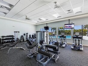 19321 Nearpoint Dr in Venice, FL - Building Photo - Building Photo