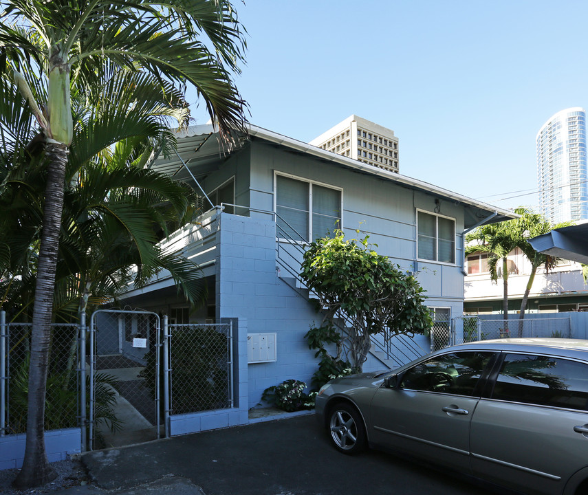 1241 Kamaile St in Honolulu, HI - Building Photo