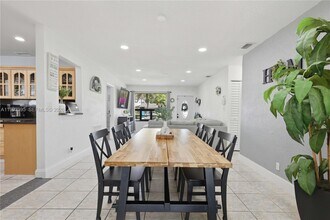 7390 Cleveland St in Hollywood, FL - Foto de edificio - Building Photo