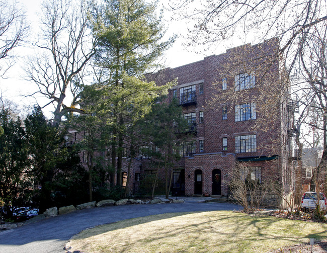 Gramatan Gardens in Bronxville, NY - Foto de edificio - Building Photo