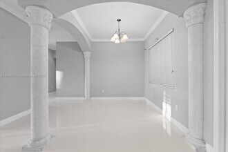 16640 NW 86th Ct in Miami Lakes, FL - Building Photo - Building Photo