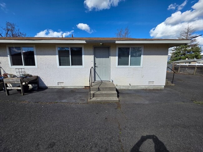 property at 2432 N Addison St