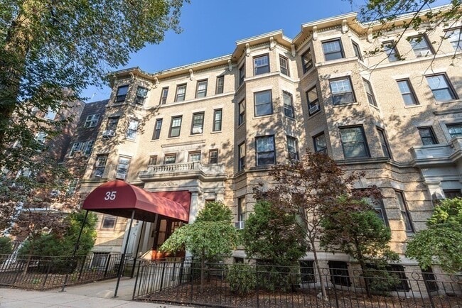property at 35 Queensberry St