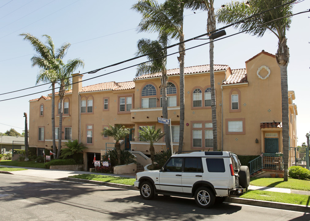 Thornburn Apartments in Los Angeles, CA - Building Photo