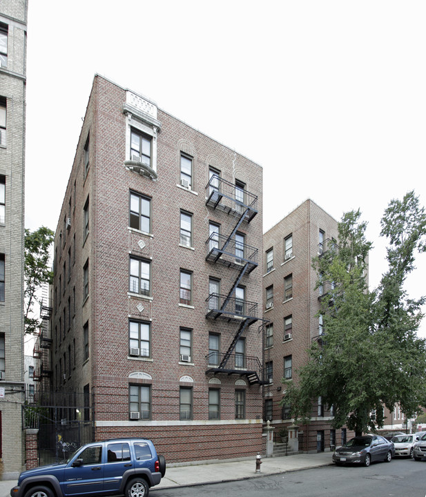 2737 Webb Ave in Bronx, NY - Building Photo