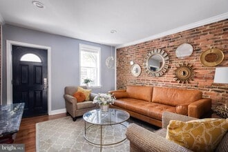 921 Eastern Ave in Baltimore, MD - Building Photo - Building Photo