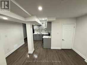 68 St Joan of Arc Ave in Vaughan, ON - Building Photo - Building Photo