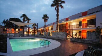 2200 Dickson Dr in Austin, TX - Building Photo