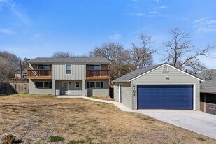6104 Reicher Dr in Austin, TX - Building Photo