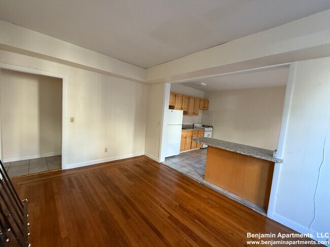 1165 Commonwealth Ave, Unit 2 in Boston, MA - Building Photo - Building Photo