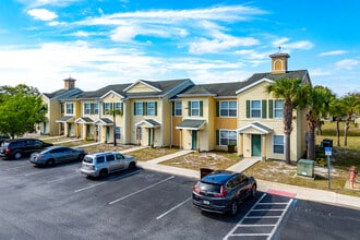 Oak Meadows Apartments in Cocoa, FL - Building Photo - Building Photo