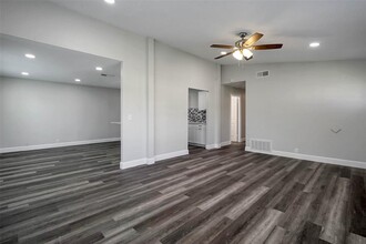 9 Becca Ct in Brookshire, TX - Building Photo - Building Photo