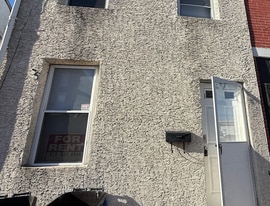 1069 Powell St in Norristown, PA - Building Photo