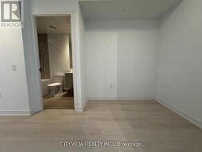 3900 Confederation Pkwy in Mississauga, ON - Building Photo - Building Photo