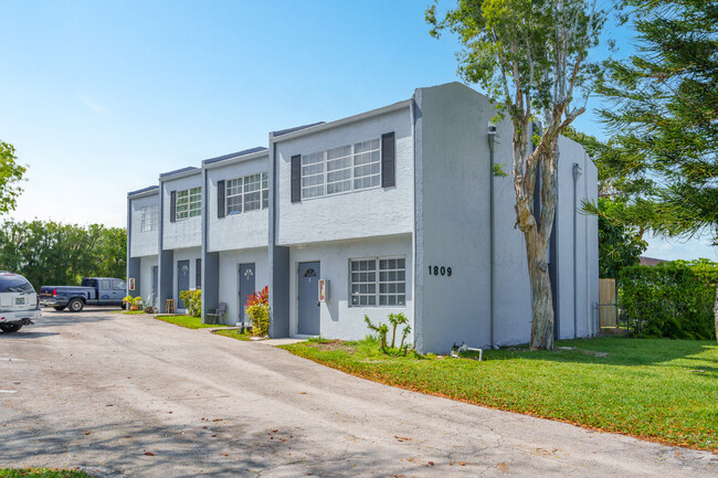 Vista Townhomes in Boca Raton, FL - Foto de edificio - Building Photo