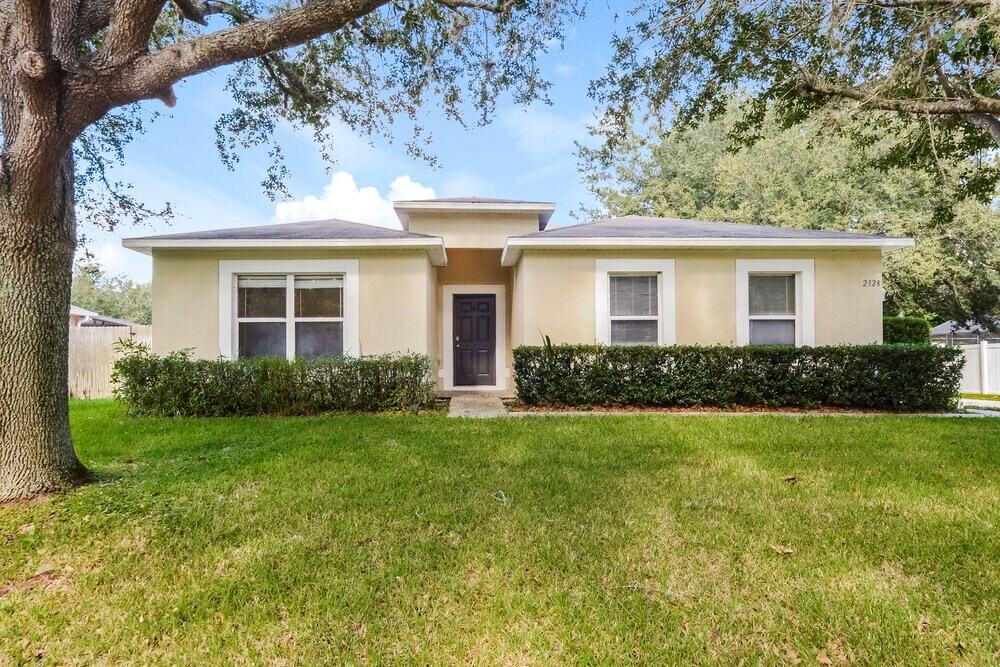 2328 Kingscrest Cir in Apopka, FL - Building Photo
