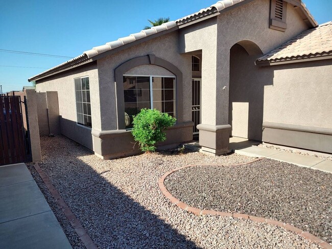 7455 E Naranja Ave in Mesa, AZ - Foto de edificio - Building Photo