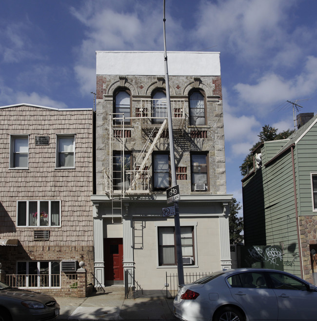 381 Manhattan Ave in Brooklyn, NY - Building Photo - Building Photo