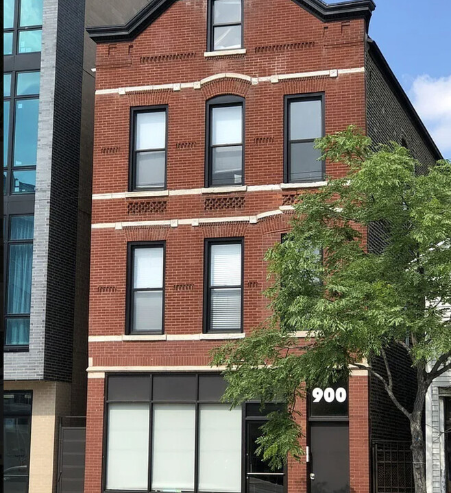 900 N Ashland Ave, Unit 3 in Chicago, IL - Building Photo