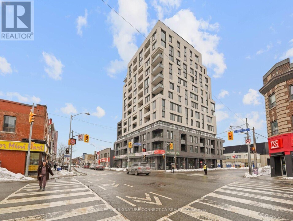 758 Dovercourt Rd in Toronto, ON - Building Photo