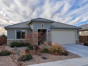 4951 W Bellini Way in Tucson, AZ - Building Photo - Building Photo