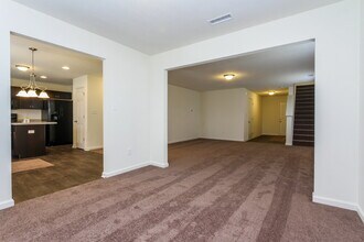 8112 Grove Berry Way in Indianapolis, IN - Building Photo - Building Photo