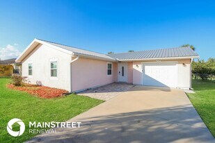 2097 Beekman St NE in Palm Bay, FL - Building Photo