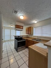 7105 Greenyard Dr in Houston, TX - Building Photo - Building Photo