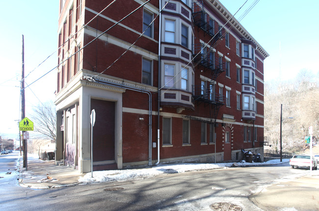 2155 Loth St in Cincinnati, OH - Building Photo - Building Photo