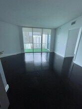 480 NE 30th St, Unit 1403 in Miami, FL - Building Photo - Building Photo